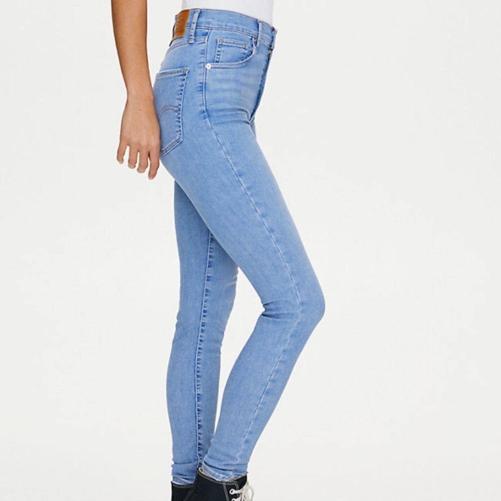 Levi’s 🦋 Mile High Super Skinny Jeans